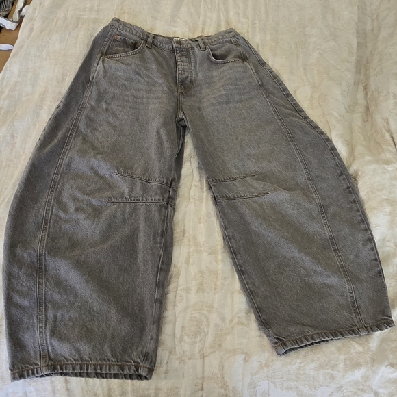 We the Free Good Luck Mid-Rise Barrel Jeans 👖- sz 28 Short grey - Picture 4 of 5